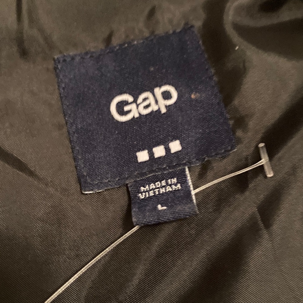 GAP Black Outerwear Vest - Picture 3 of 4